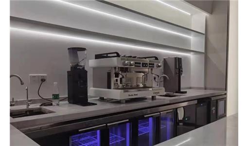 公司辦公室里意式和美式咖啡機哪個好？有什么區(qū)別？